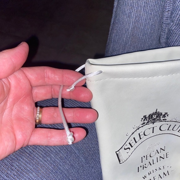 four faux leather bags Select Club Pecan Praline Whisky Cream drawstring bags - Picture 4 of 7